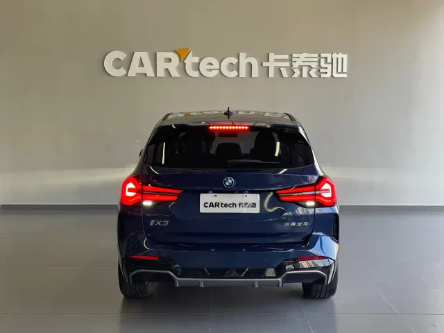 BMW iX3 — Фото автомобиля 5