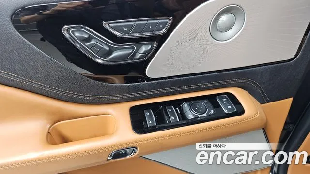 Lincoln Aviator — Фото автомобиля 27