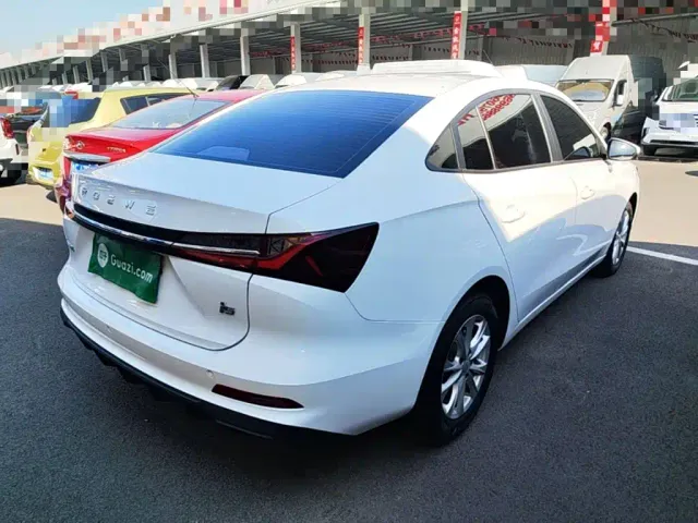 Roewe i5 — Фото автомобиля 6