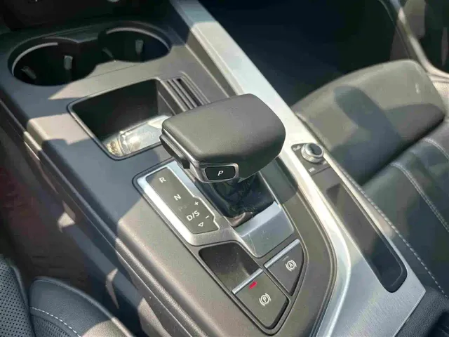Audi A4L — Фото автомобиля 14