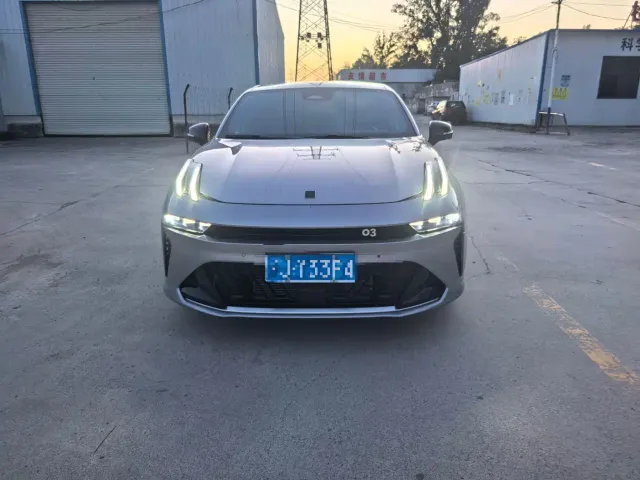 Lynk & Co 03 — Фото автомобиля 2
