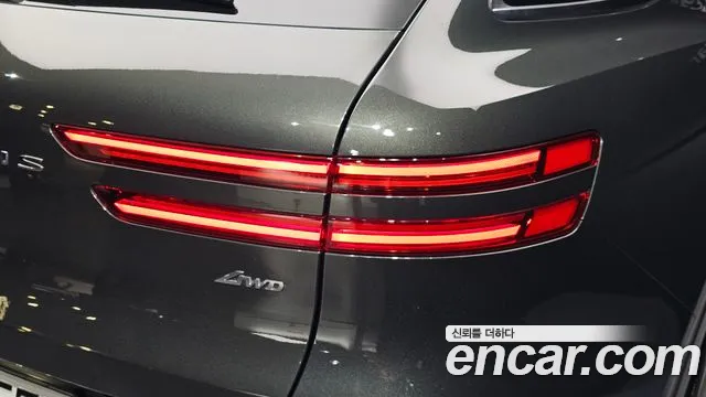 Genesis GV70 — Фото автомобиля 8
