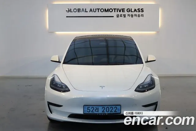 Tesla Model 3 — Фото автомобиля 9