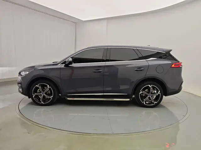 BYD Tang — Фото автомобиля 6