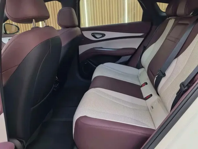BYD Seal 07 DM-i 2026 DM-i 1.5T 230km Flagship — Фото автомобиля 7