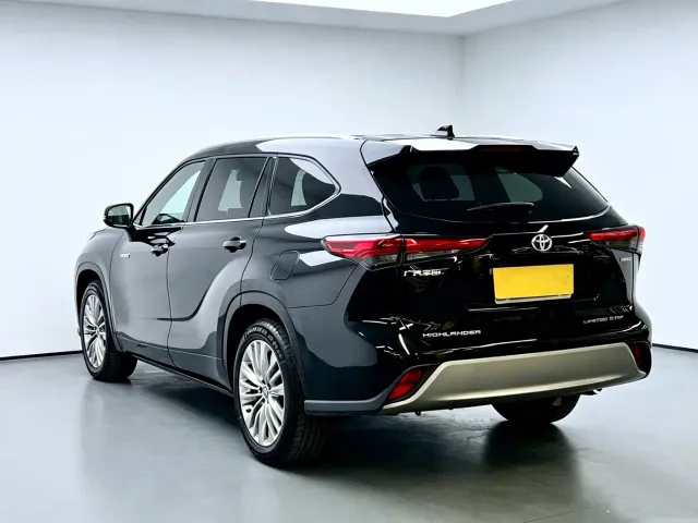 Toyota Highlander — Фото автомобиля 4