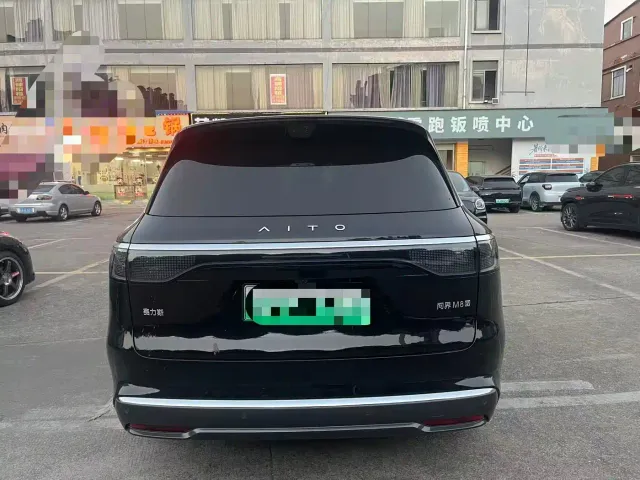 Aito M8 — Фото автомобиля 5
