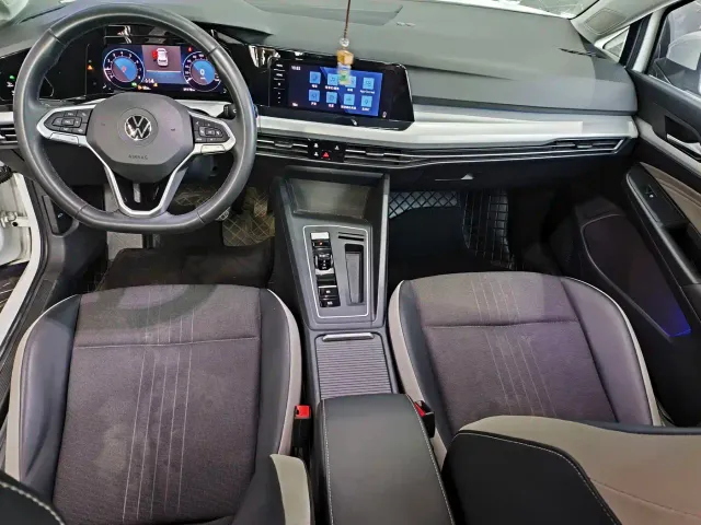 Volkswagen Golf — Фото автомобиля 7