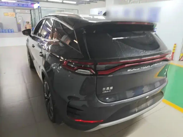 BYD Tang — Фото автомобиля 4