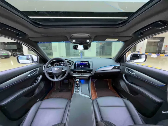 Cadillac CT5 — Фото автомобиля 8