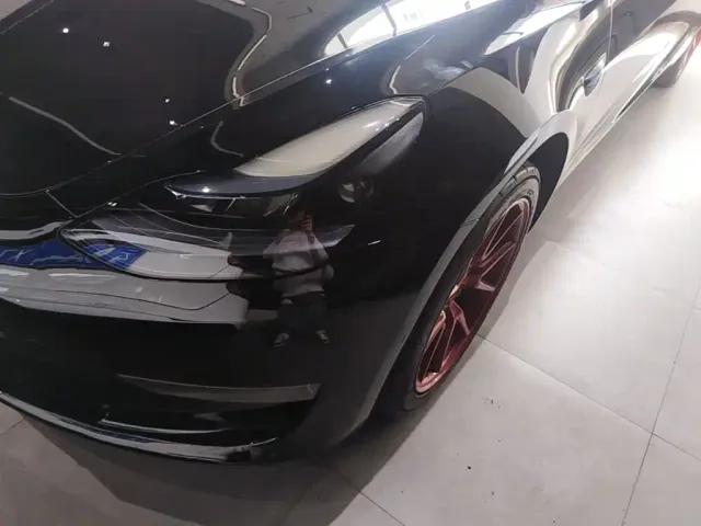 Tesla Model 3 — Фото автомобиля 23