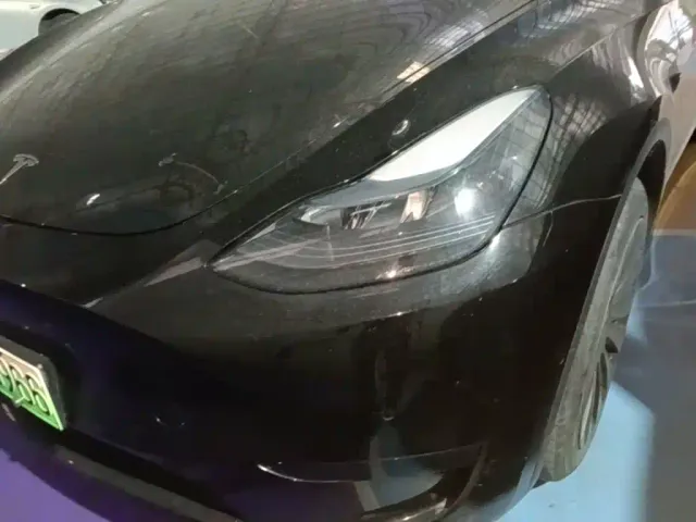Tesla Model Y — Фото автомобиля 23