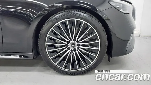 Mercedes-Benz E-Class — Фото автомобиля 5