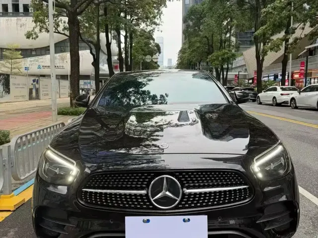 Mercedes-Benz E-Class — Фото автомобиля 2