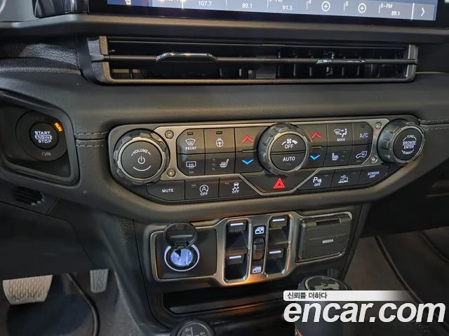 Jeep Wrangler JL — Фото автомобиля 15