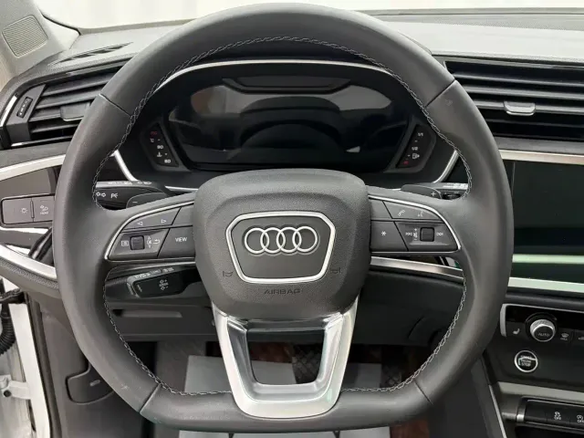 Audi Q3 — Фото автомобиля 6