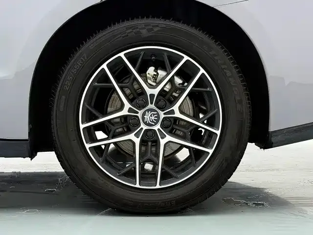 BYD Qin L — Фото автомобиля 19