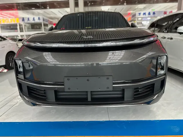 Li Auto L8 — Фото автомобиля 2