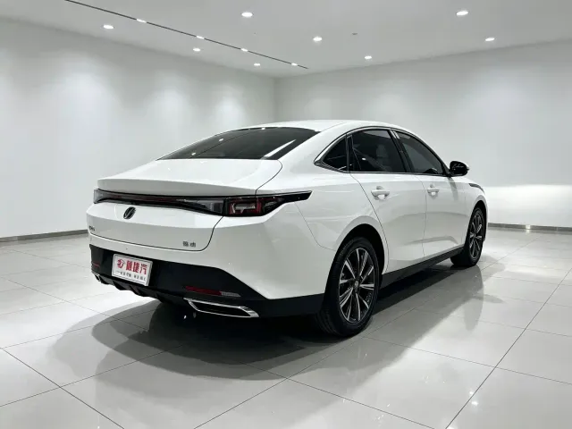 Changan Eado — Фото автомобиля 11