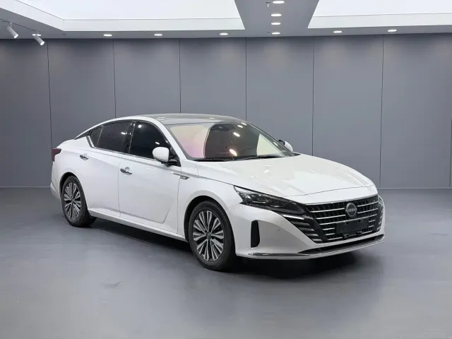 Nissan Teana — Фото автомобиля 3