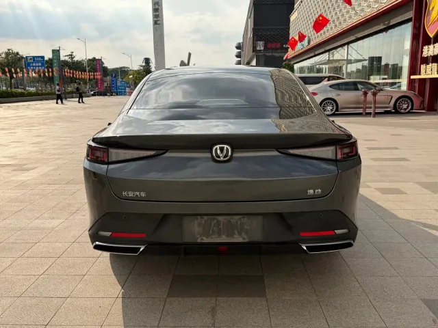 Changan Eado — Фото автомобиля 17