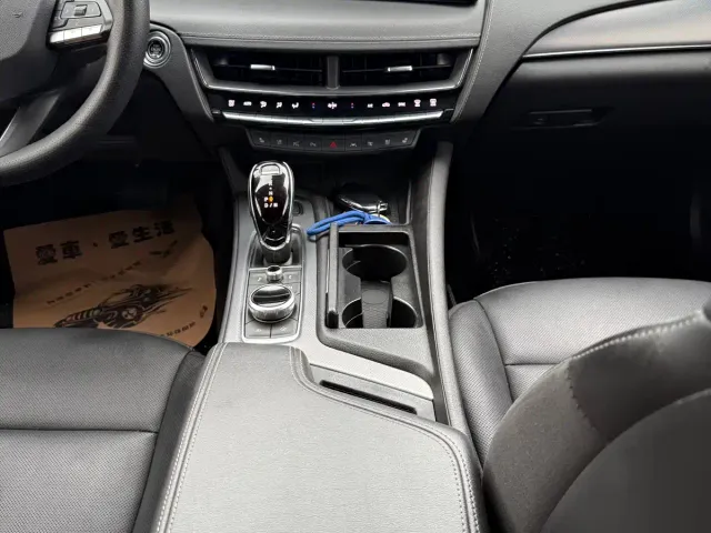 Cadillac CT5 — Фото автомобиля 12