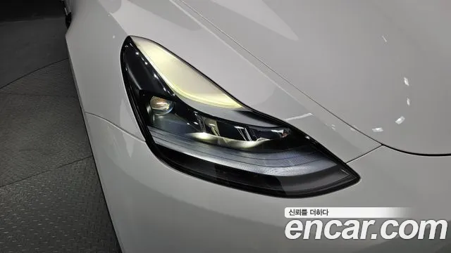 Tesla Model Y — Фото автомобиля 22