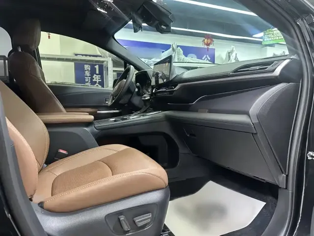 Toyota Granvia — Фото автомобиля 15