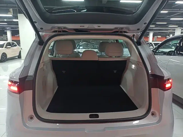 Leapmotor B10 — Фото автомобиля 18
