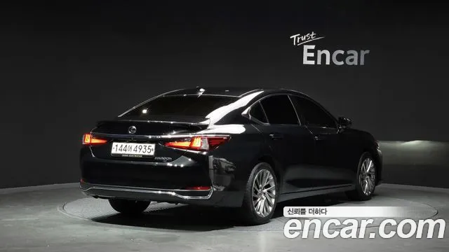 Lexus ES — Фото автомобиля 2