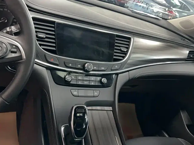 Buick LaCrosse — Фото автомобиля 5