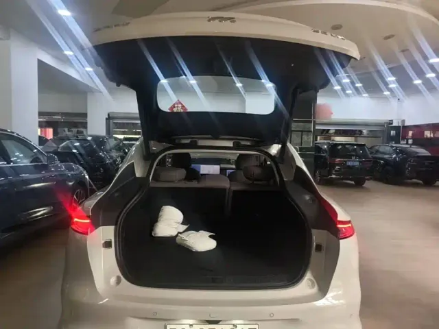 IM Motors LS6 — Фото автомобиля 18