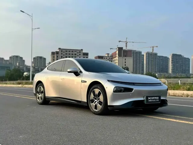 Xpeng P7 — Фото автомобиля 3