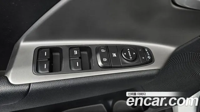 Kia Niro — Фото автомобиля 27