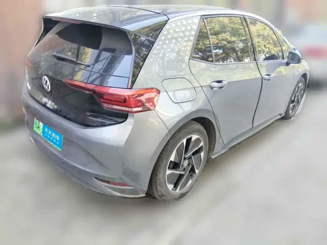Volkswagen ID.3 — Фото автомобиля 2