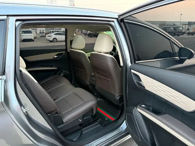 BYD Song MAX — Фото автомобиля 16
