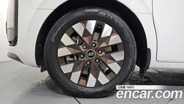 Hyundai Staria Staria 2WD автодом — Фото автомобиля 5
