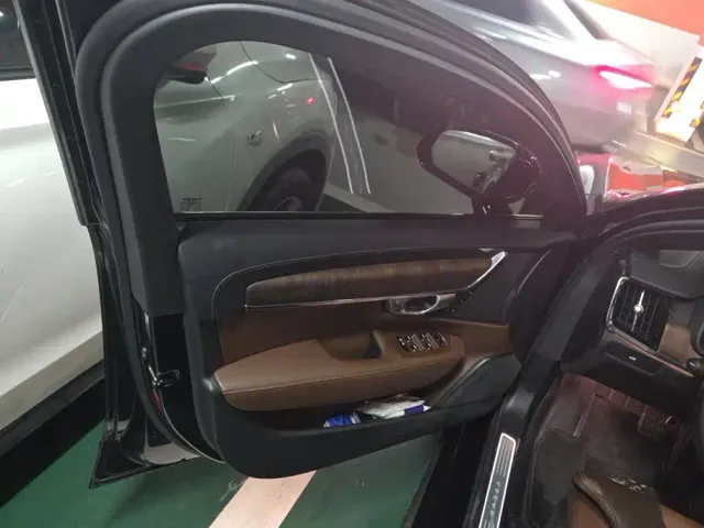 Volvo S90 — Фото автомобиля 7