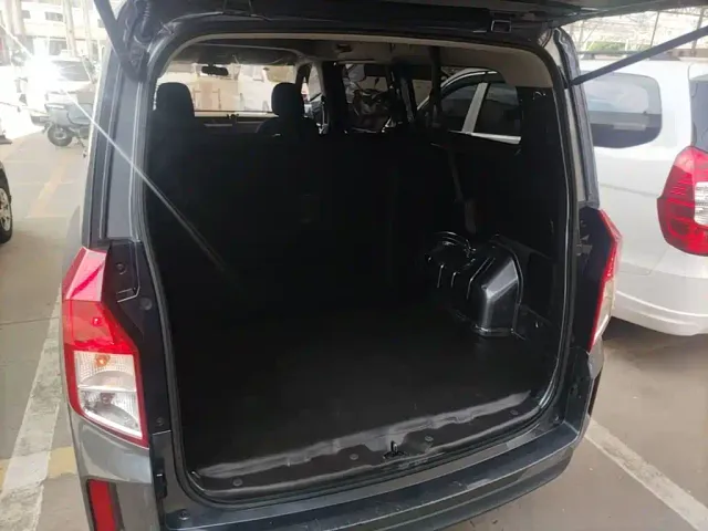 Wuling Zhengcheng — Фото автомобиля 15