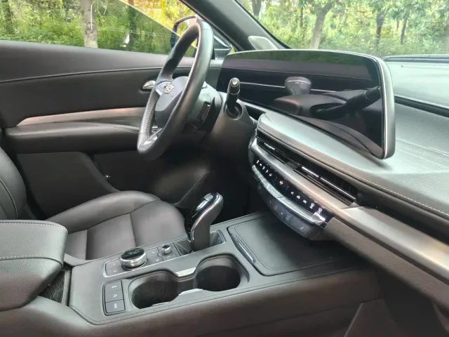 Cadillac XT4 — Фото автомобиля 14