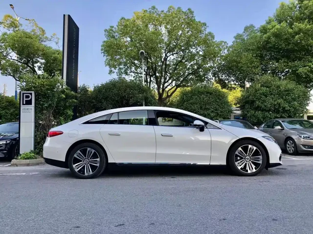 Mercedes-Benz EQS — Фото автомобиля 4