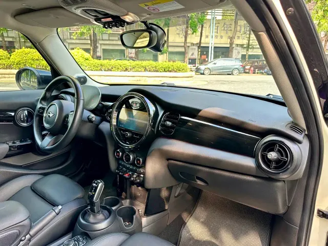 MINI Hatch — Фото автомобиля 19