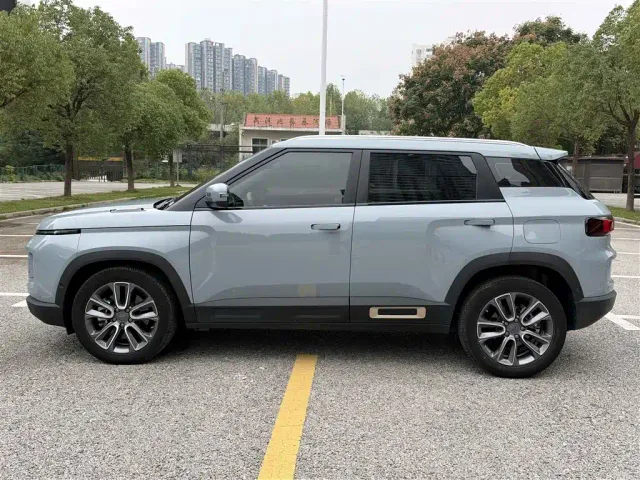 Geely ICON — Фото автомобиля 8