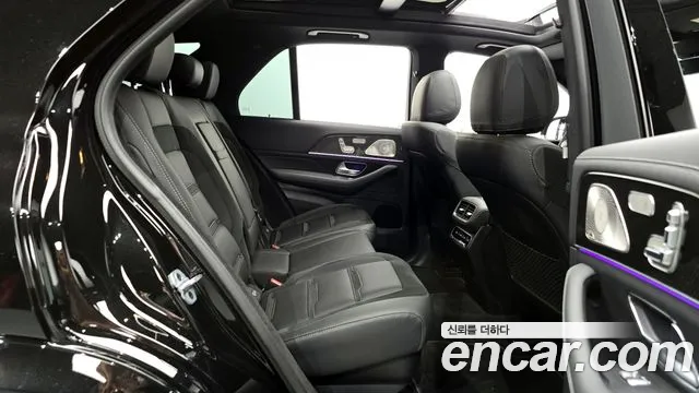 Mercedes-Benz GLE-Class — Фото автомобиля 12