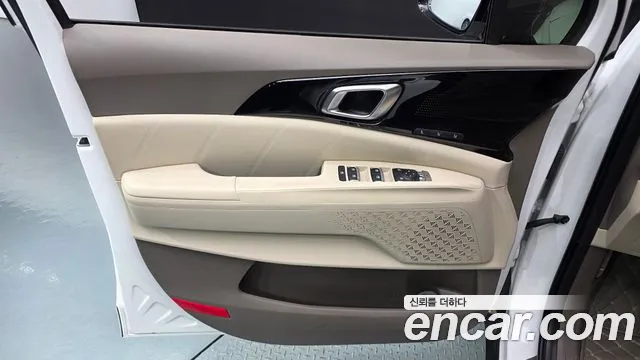 Kia Carnival Generation 4 — Фото автомобиля 13
