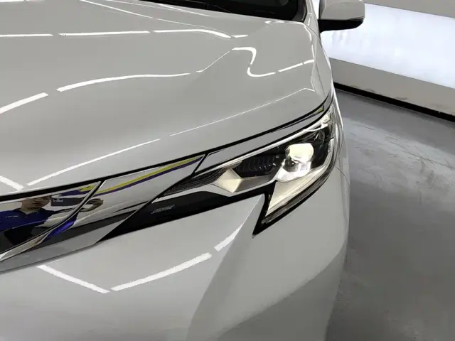 Toyota Sienna — Фото автомобиля 5