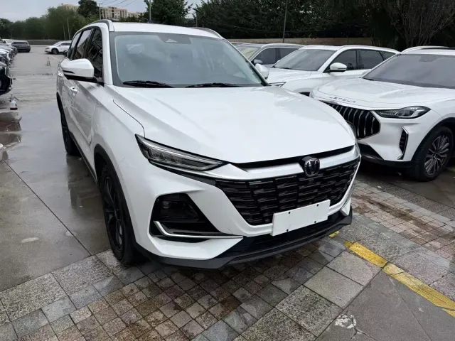 Changan CS75 — Фото автомобиля 3