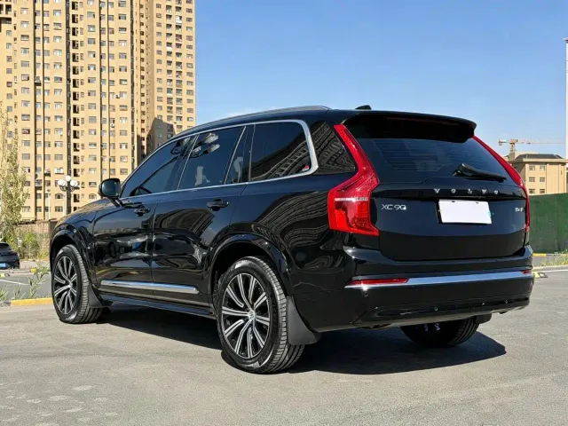 Volvo XC90 — Фото автомобиля 9