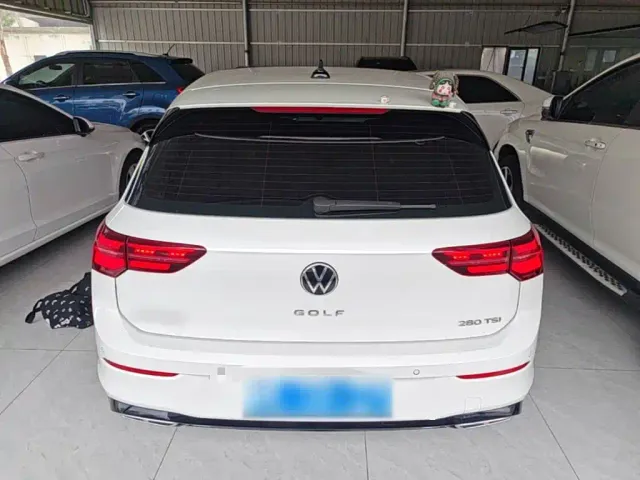 Volkswagen Golf — Фото автомобиля 5