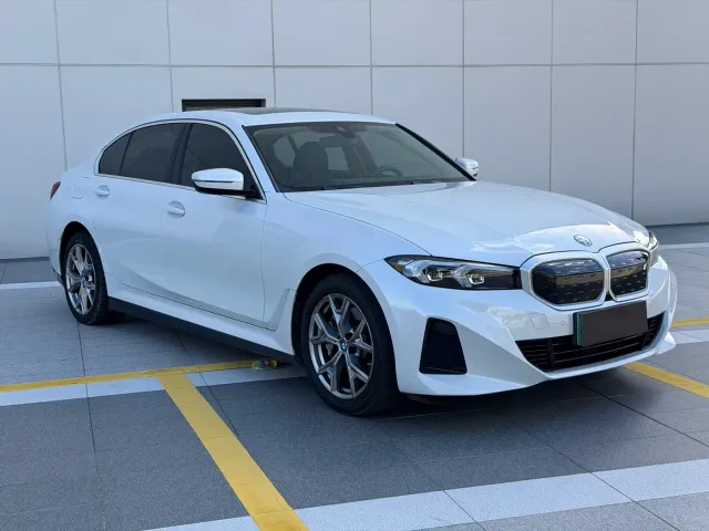 BMW i3 — Фото автомобиля 3